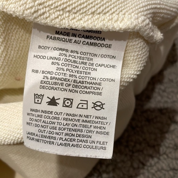 Cream colored large cropped sweater with a hood - Picture 4 of 4